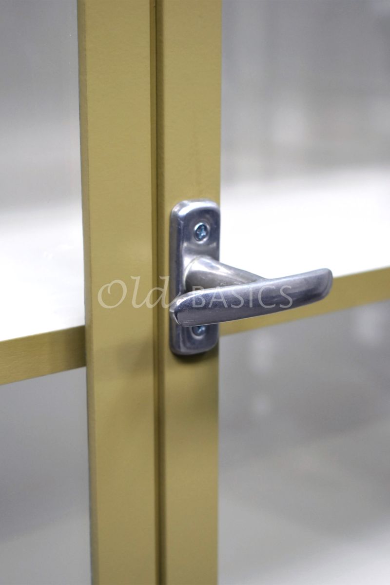 Detail van Apothekerskast Demi, 3 deuren, RAL1020, geel, groen, materiaal staal